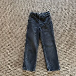 Levi’s rib cage straight ankle jeans size 25
